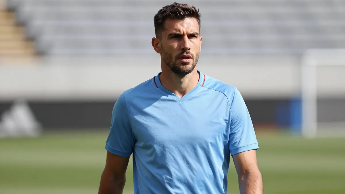Celta Vigo is set to submit an official bid for the Argentine midfielder Exequiel Zeballos, currently playing for Boca...