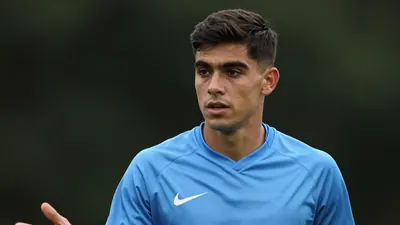 Nottingham Forest are in advanced talks to sign Celta Vigo wing-back Javi Rueda, with Real Madrid due 50% of any fee...